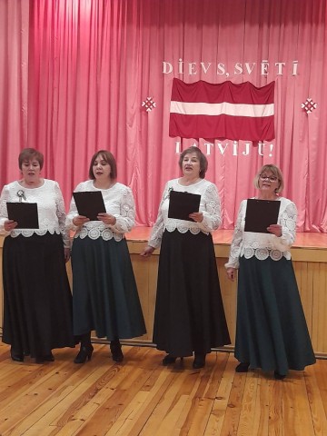 "Dzimtai Latvijai!" svētku koncerts , vok. ans. "Kaprīze"